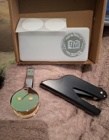 The Cozy Initials Seal
