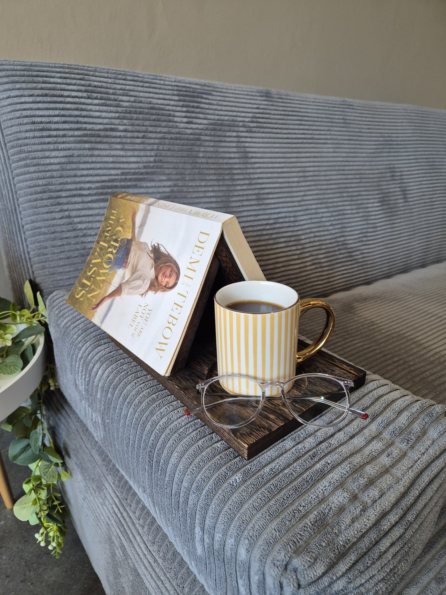Cozy Bookstand